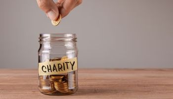 Play at online casinos and give to charity