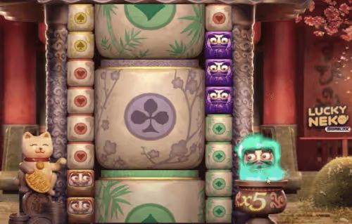 lucky neko6