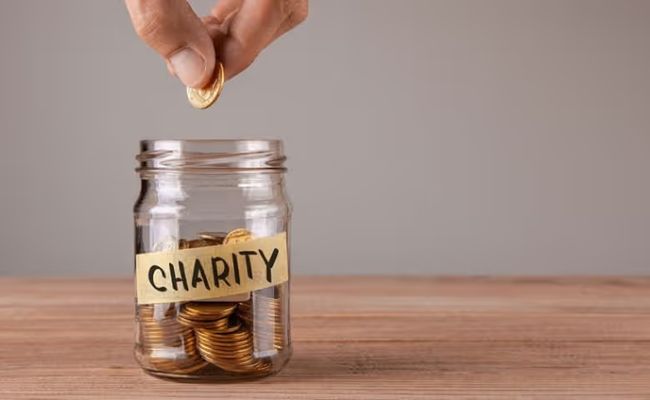 Play at online casinos and give to charity